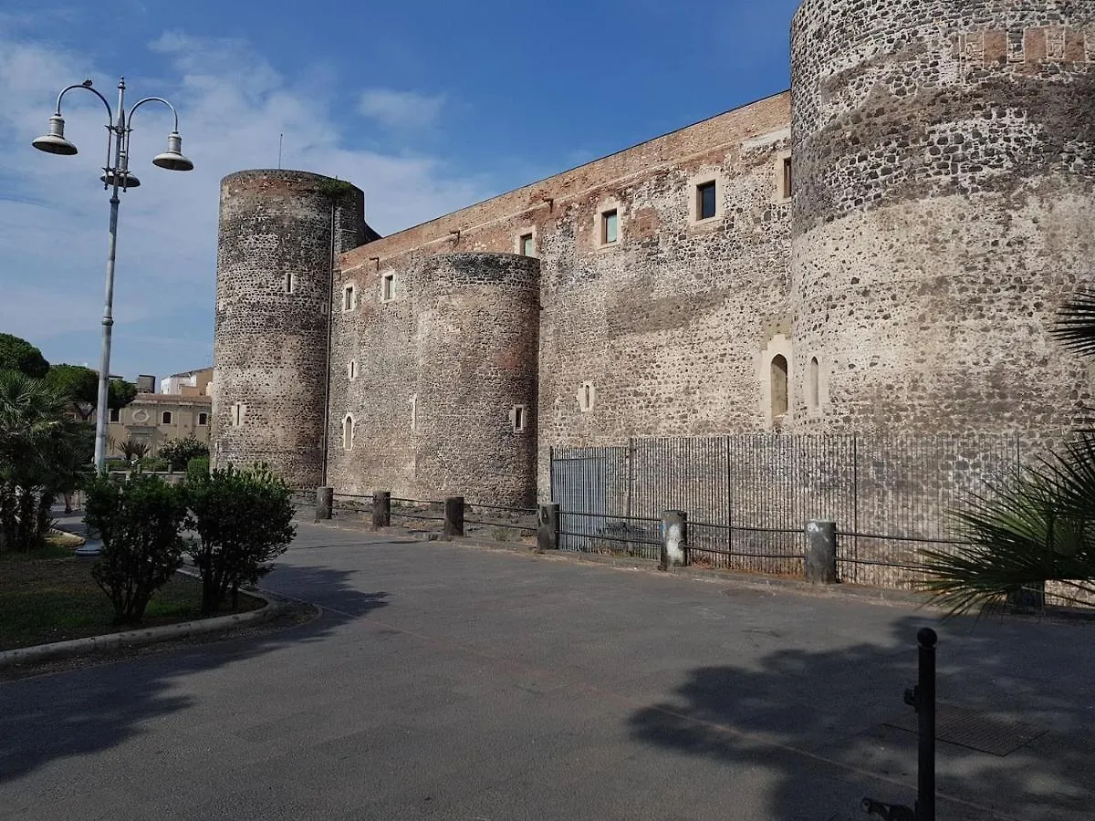La Piccola Grotta Ursino Villa Catania 0*,